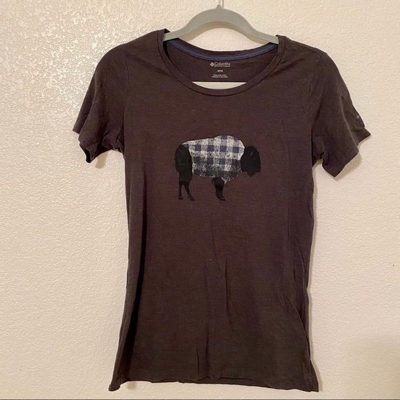 Columbia Tops - Columbia stretchy short sleeve grey T-shirt in excellent condition